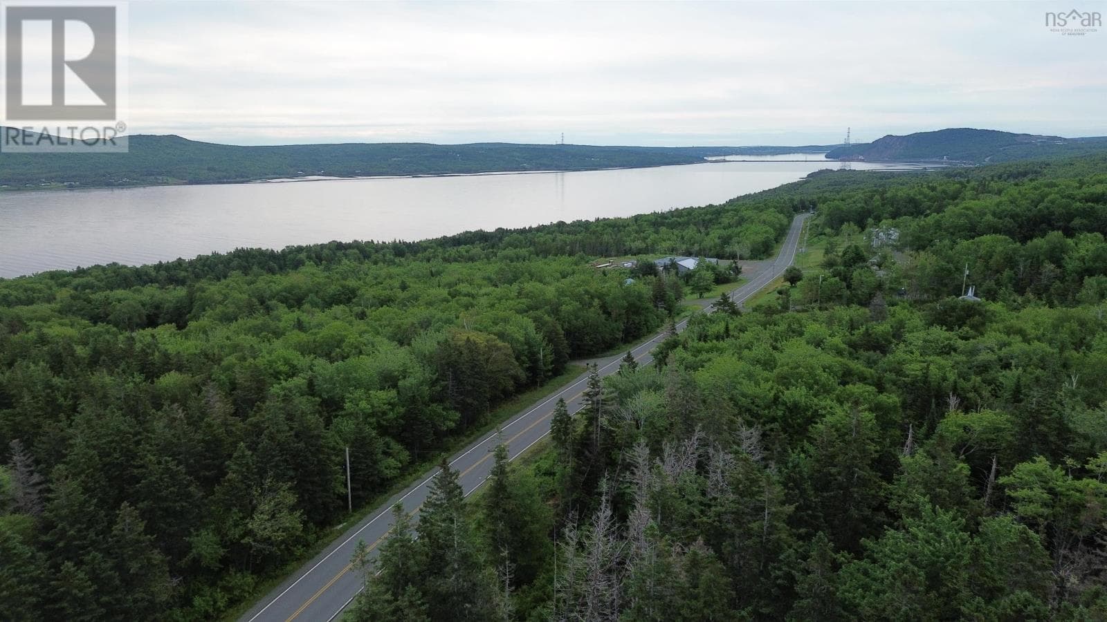 Two bedroom bungalow on 1.18 acres in Aulds Cove, photo 9