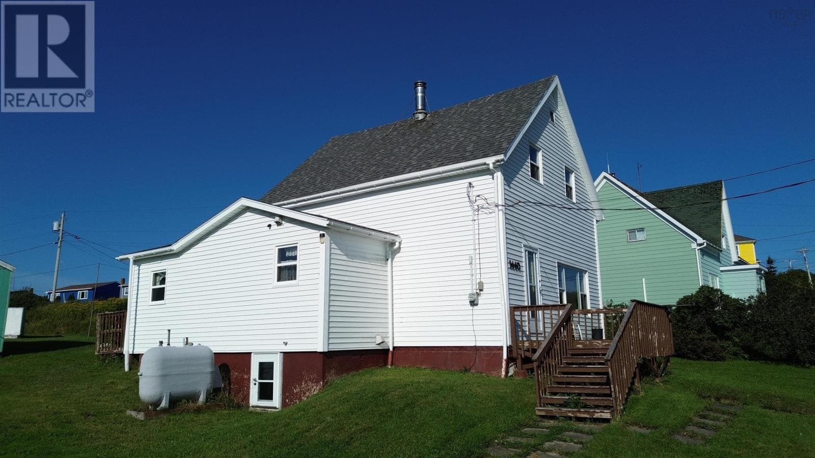 Ocean view home in the fishing village of Canso, photo 4