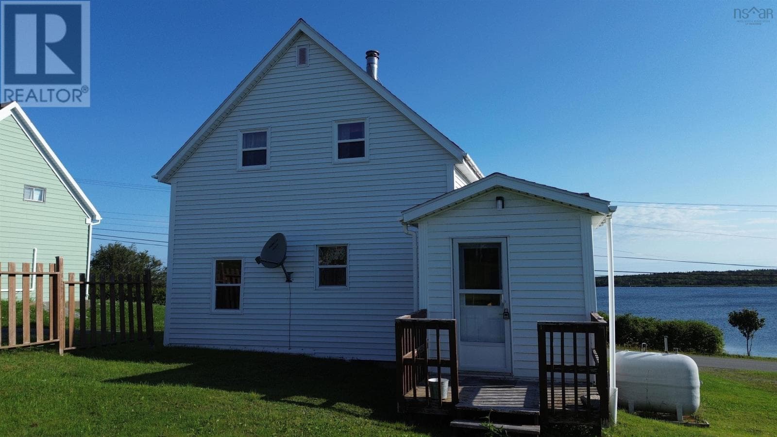 Ocean view home in the fishing village of Canso, photo 5