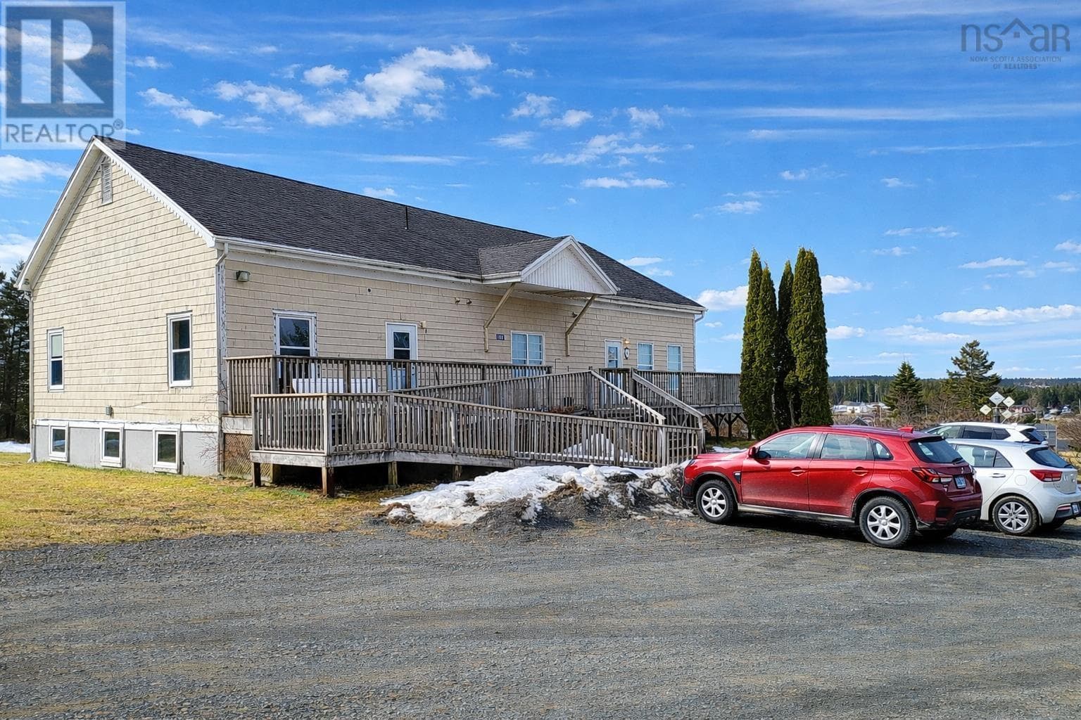 Fully tenanted five unit building in Grand River, photo 2