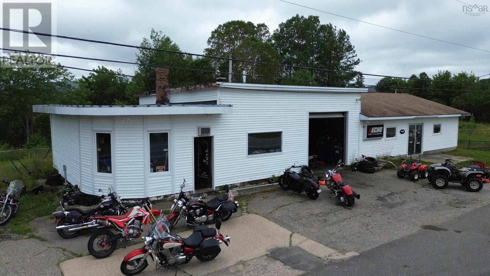 Established motorcycle business on the Cabot Trail, photo 1