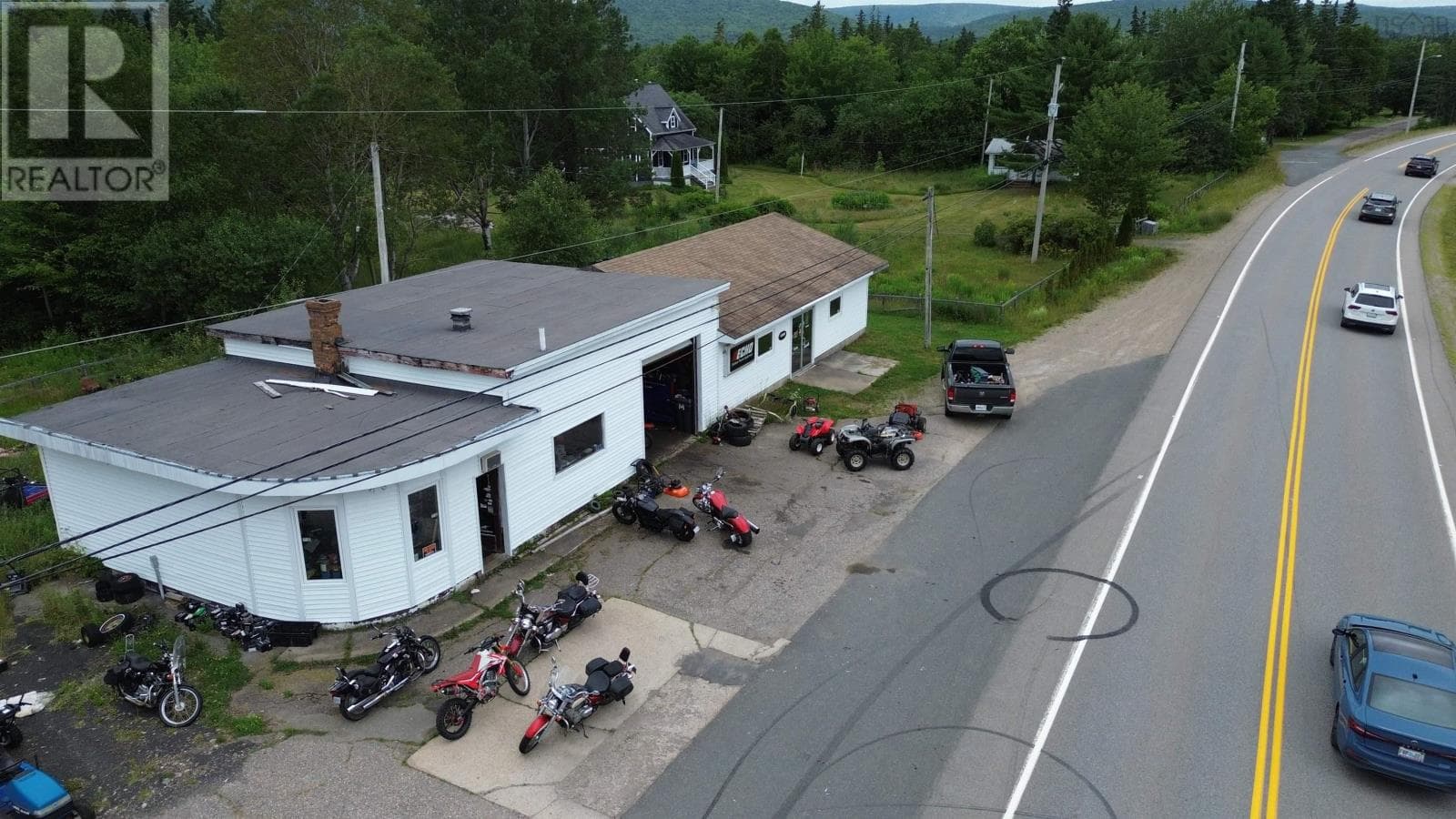 Established motorcycle business on the Cabot Trail, photo 2