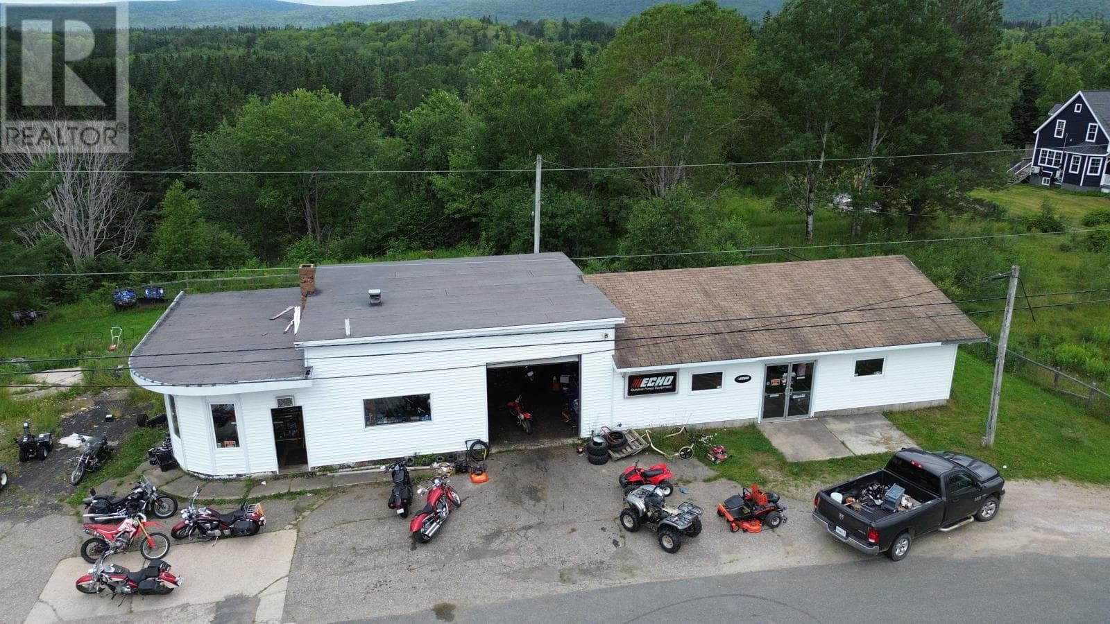 Established motorcycle business on the Cabot Trail, photo 3