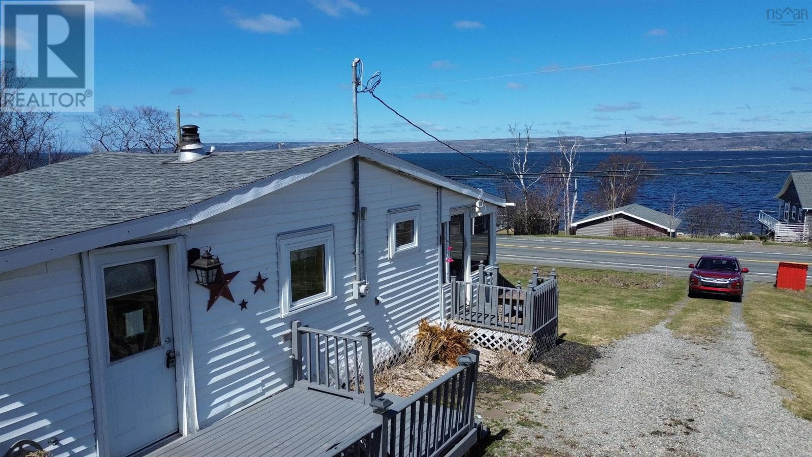 Summer cottage with lake views at Big Pond, photo 1