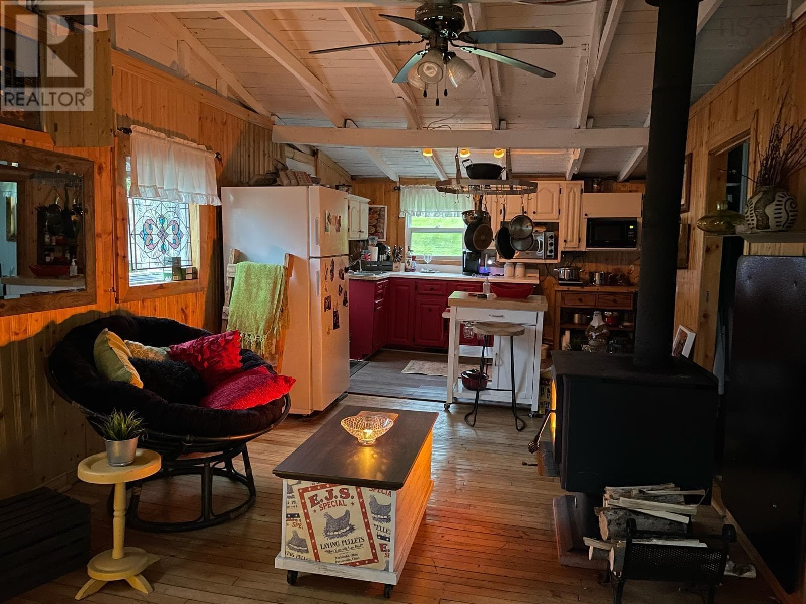 Summer cottage with lake views at Big Pond, photo 4