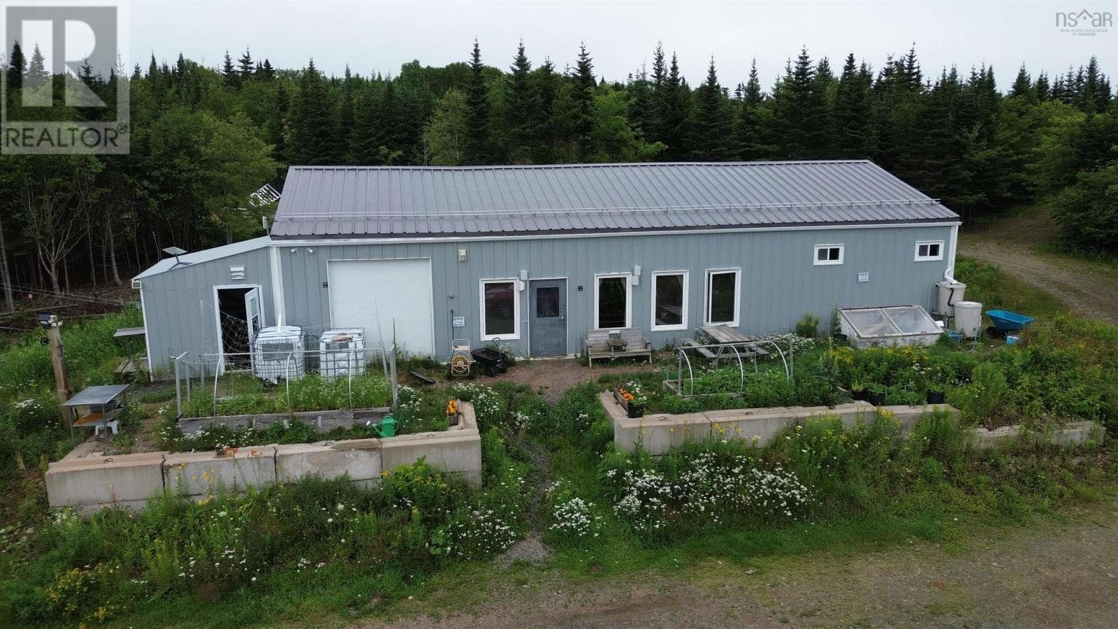 Off grid estate with five cottages near Whycocomagh, photo 3